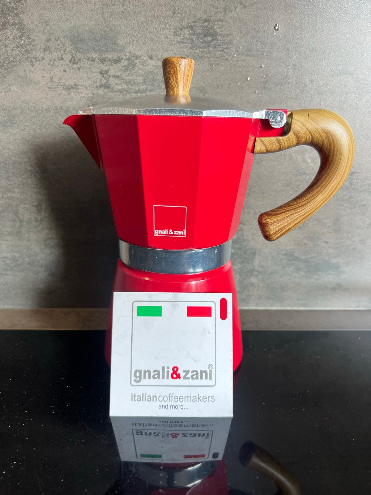 Gnali & Zani Rode Italiaanse Koffiemaker - nieuw, Overige modellen, Gemalen koffie, Ophalen of Verzenden, Zo goed als nieuw