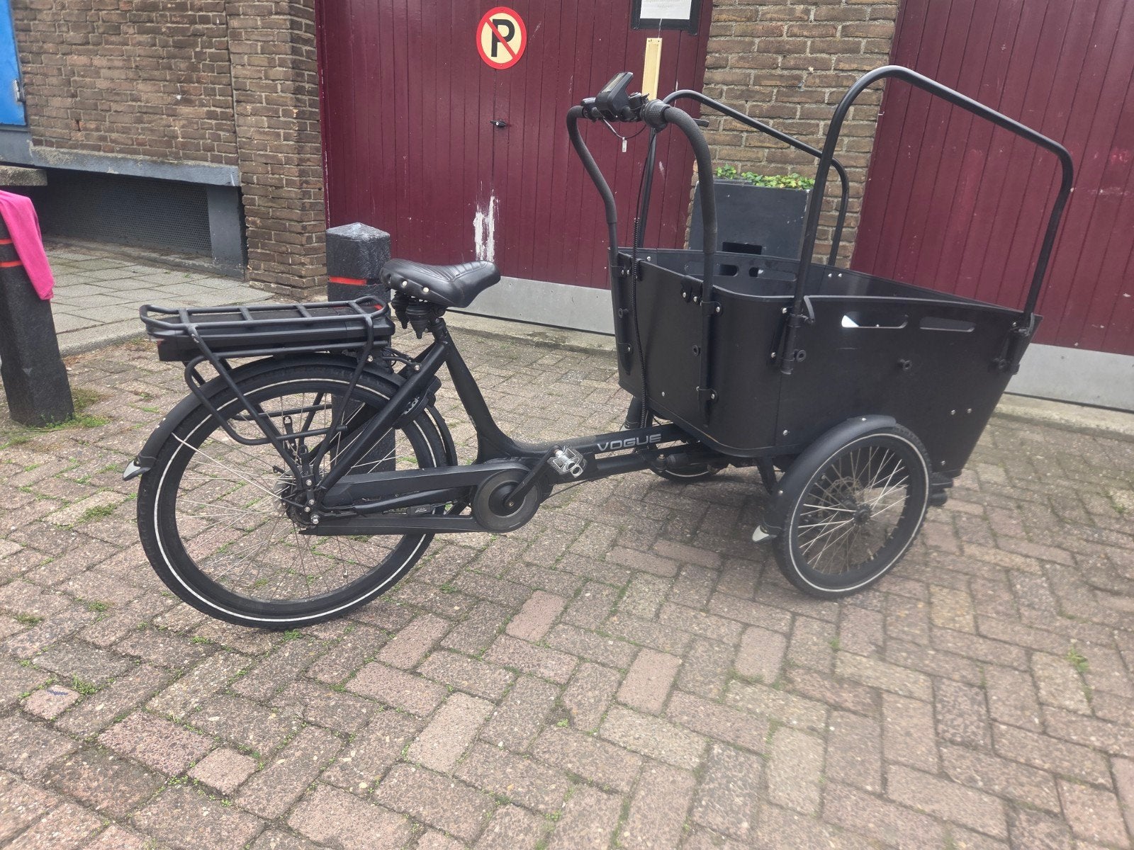 Bakfiets Vogue Carry 3 met nieuwe Accu Nette Staat, Ophalen of Verzenden, Zo goed als nieuw, 4 kinderen of meer