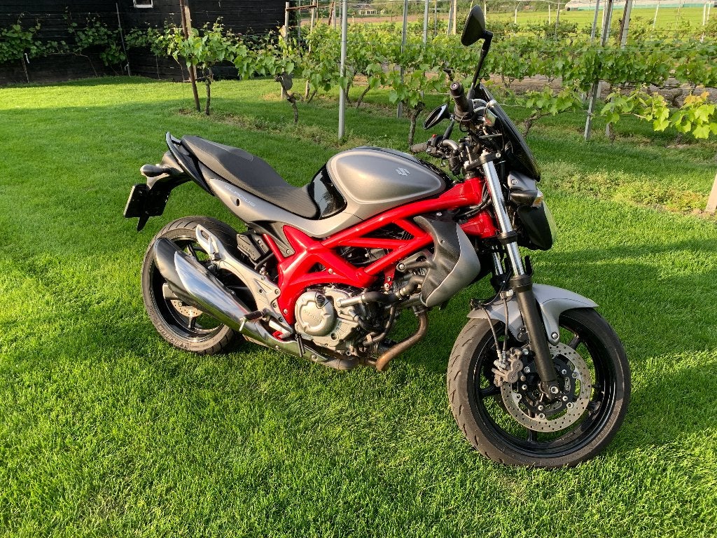 Suzuki Gladius 650, 2 cilinders, Occasion, Motorrijbewijs A, Particulier