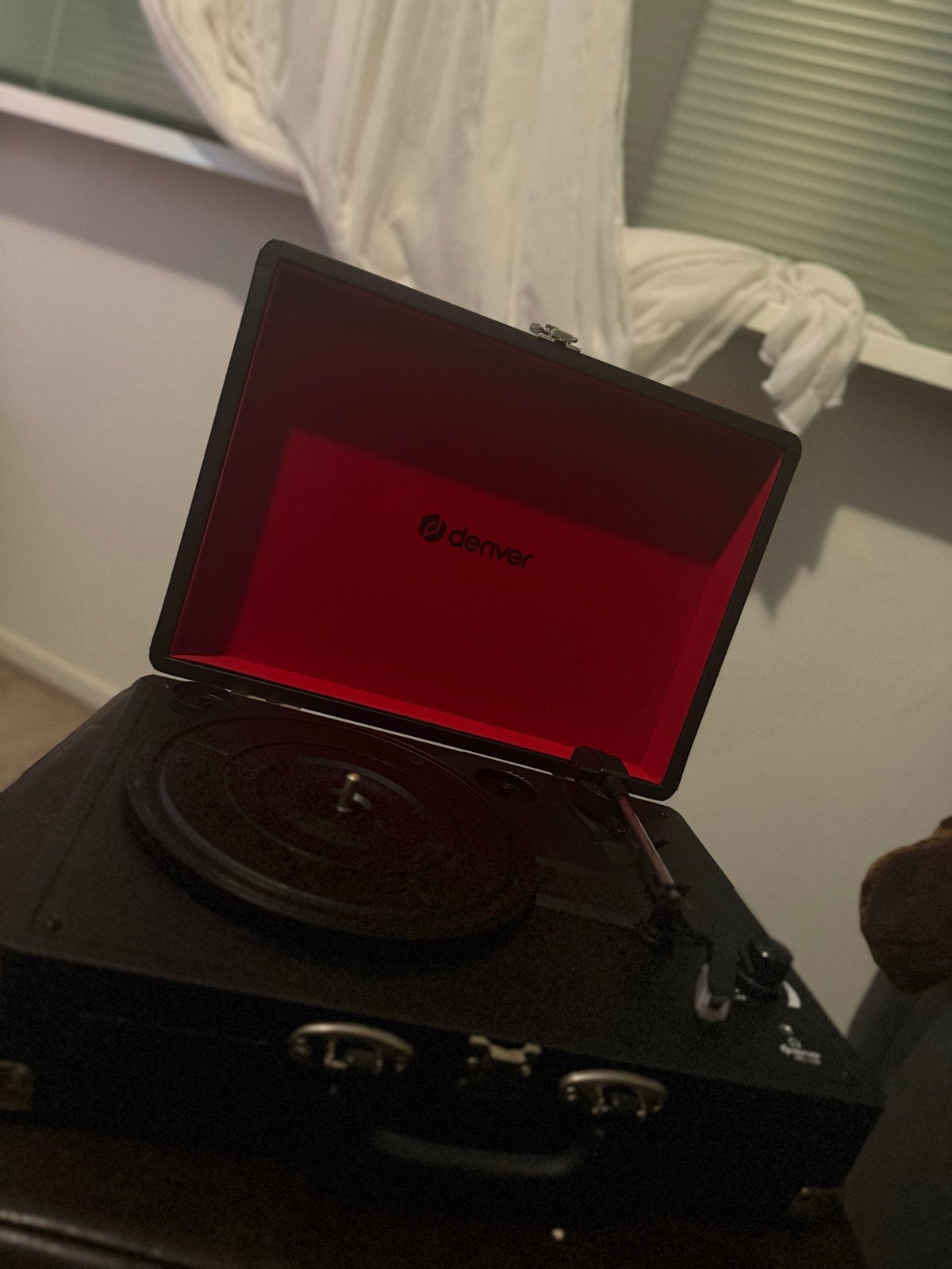 Denver VPL-120 Platenspeler - Zwart/Rood, Ophalen of Verzenden, Zo goed als nieuw, Platenspeler, Overige merken