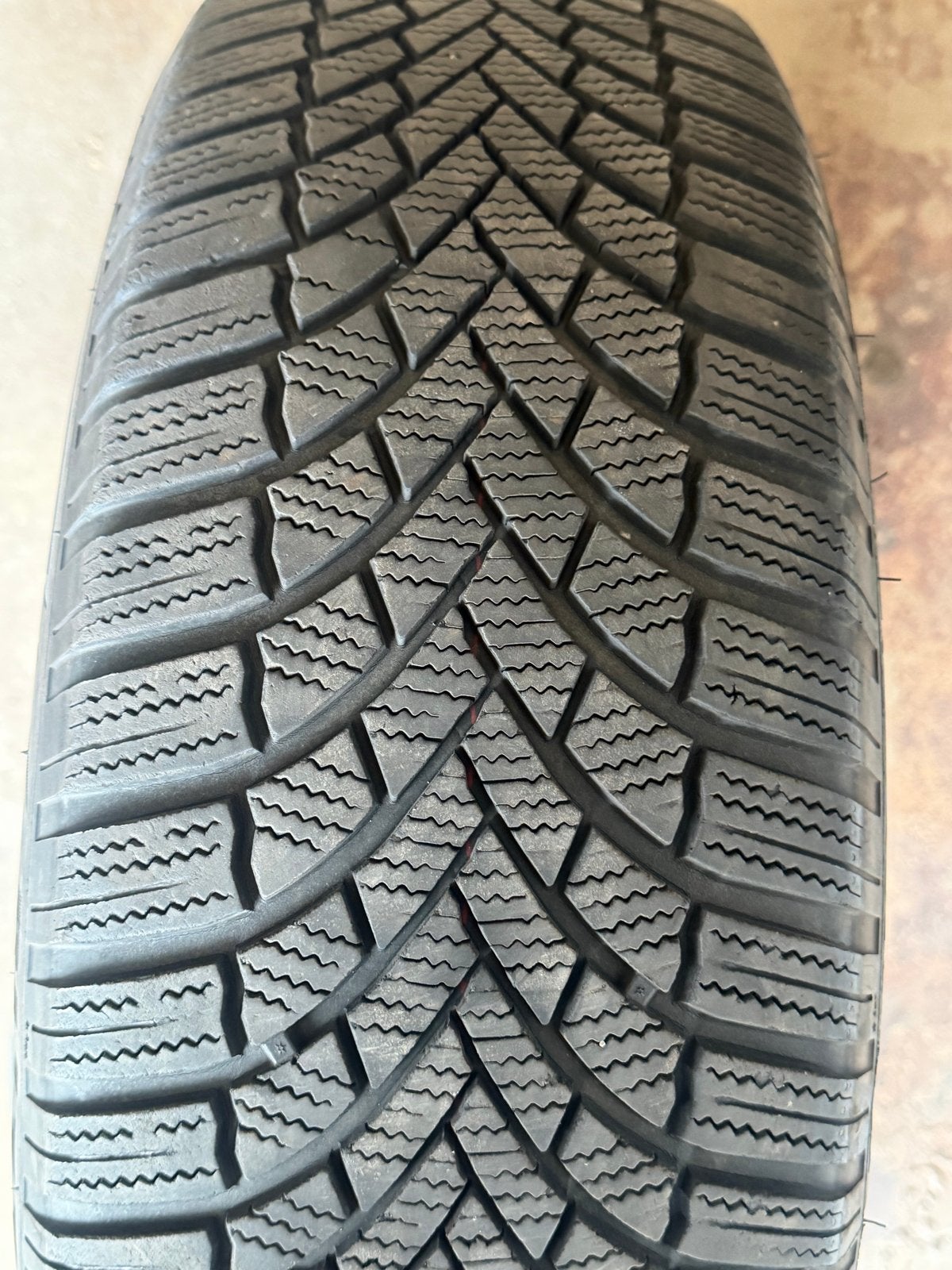 Set van 4 winterbanden Ford Kuga met velgen, Auto-onderdelen, Banden en Velgen, 18 inch, Gebruikt, Banden en Velgen, Personenwagen