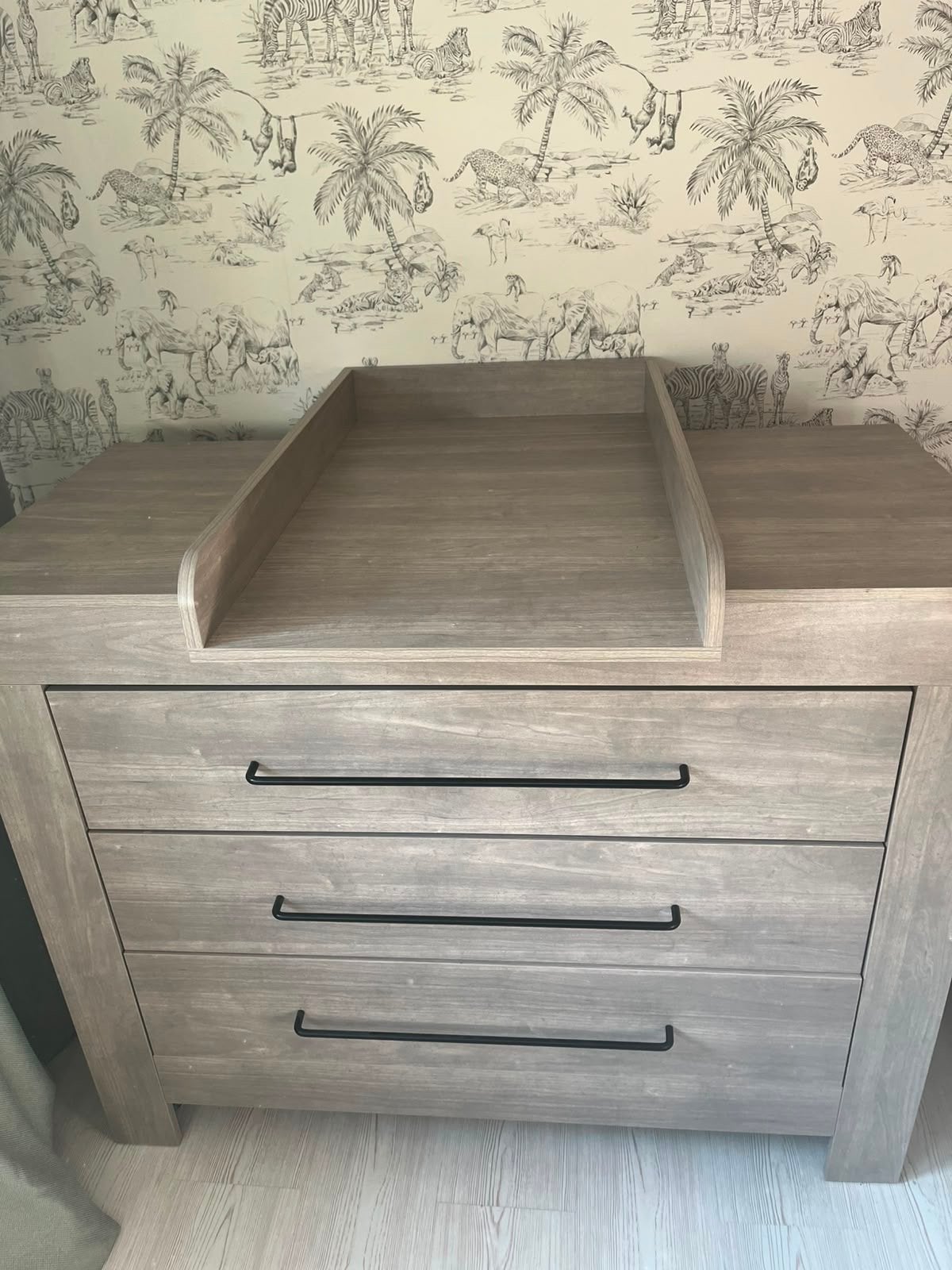 Babies first Commode en ledikant Nevada Grijze Houtnerf, 50 tot 70 cm, Ophalen of Verzenden, Opstaande rand, 100 cm of meer