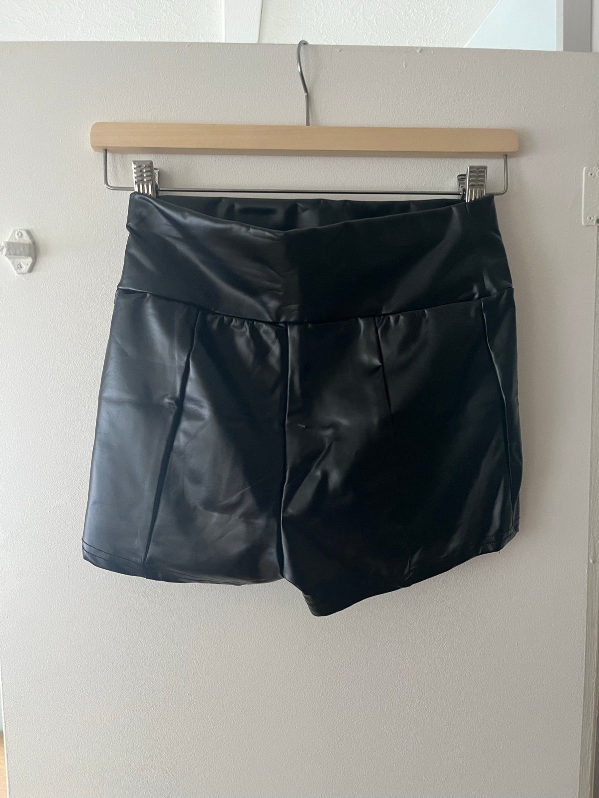 Zwarte leren short, Kort, Zwart, Ophalen of Verzenden, Zo goed als nieuw