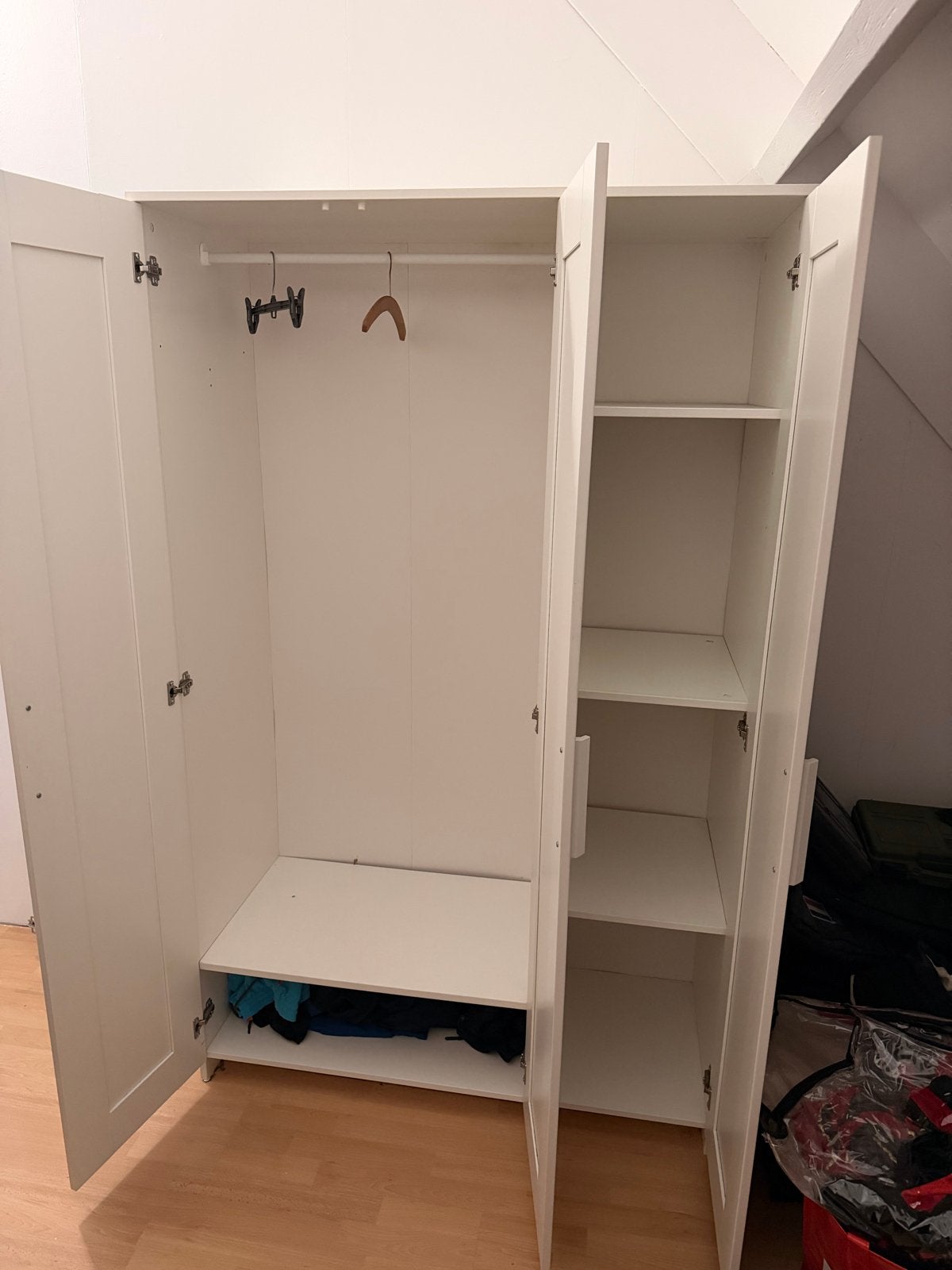 Witte Kast met Spiegeldeur en Hang/Leggedeelte, Huis en Inrichting, Ophalen, Gebruikt, 100 tot 150 cm, 150 tot 200 cm