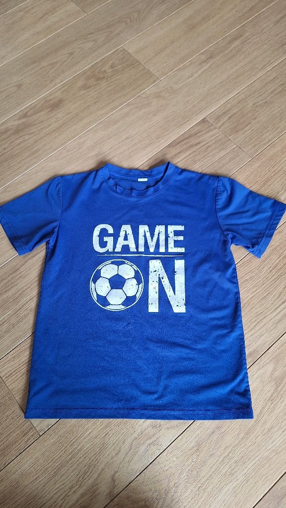 Voetbal t-shirt 'Game on' maat 140, Kinderen en Baby's, Kinderkleding | Maat 140, Ophalen of Verzenden, Jongen, Shirt of Longsleeve