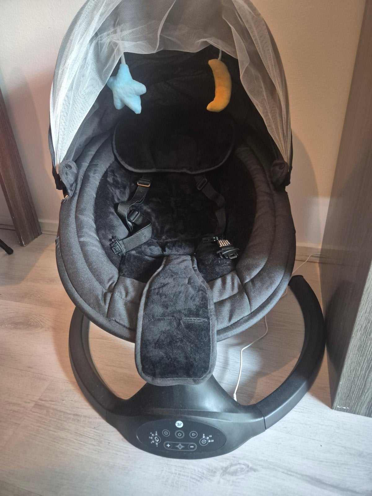 Baby schommelstoel met afstandsbediening, Kinderen en Baby's, Ophalen of Verzenden, Zo goed als nieuw, Overige typen, Gordel(s)