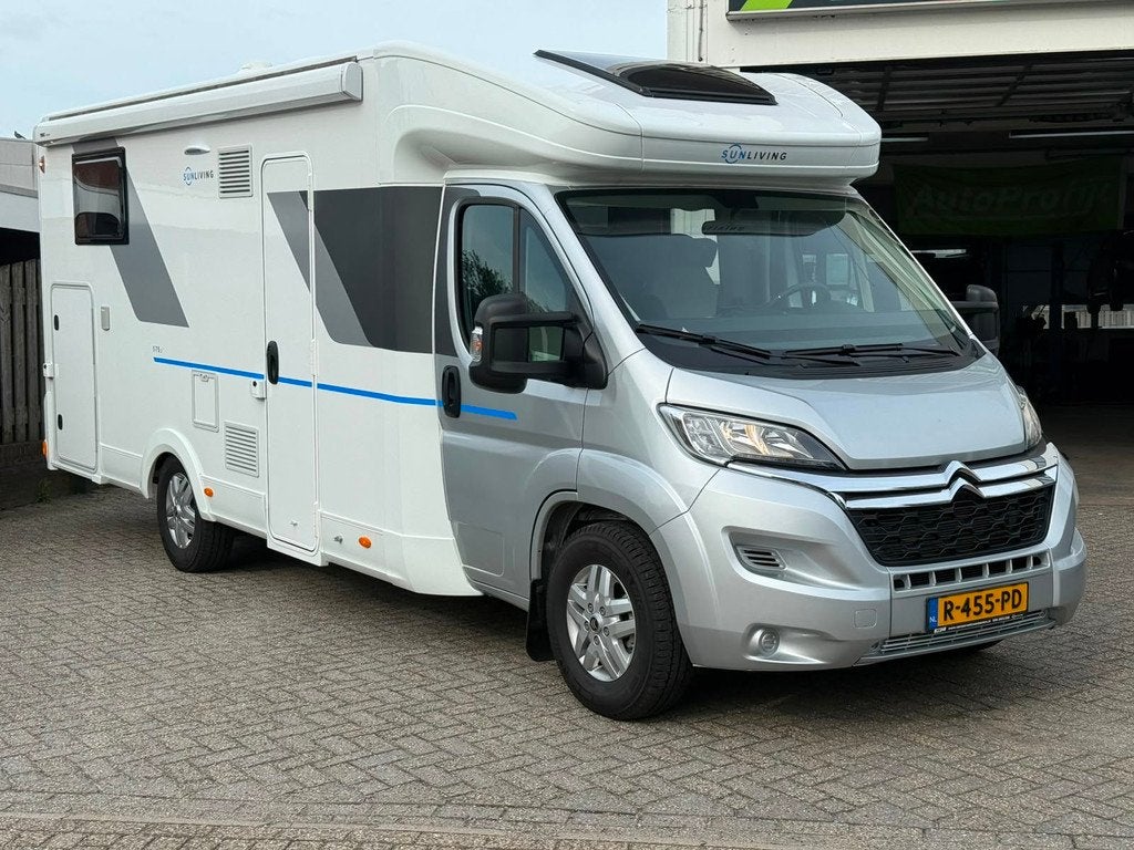 Sun living S-SERIES S 75 SL NIEUW 500KM LEVEL SYSTEEM 2X AIR, Bedrijf, Sun Living, Half-integraal, Handgeschakeld