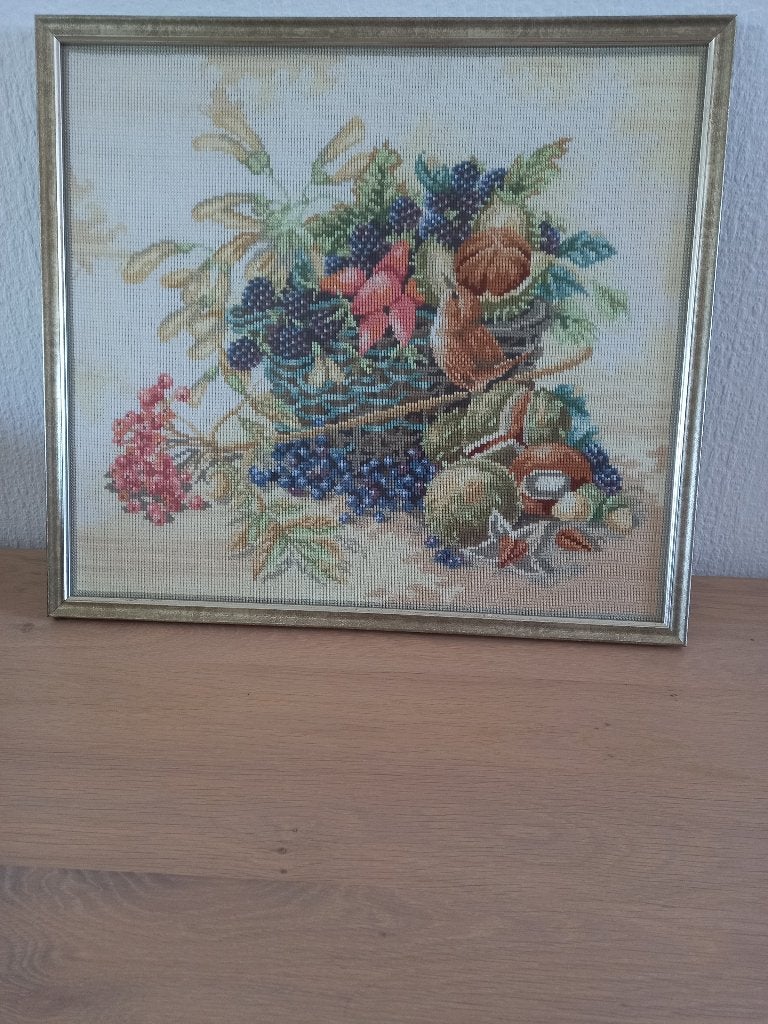Geborduurd schilderij: vogel bij gevulde fruitmand, Ophalen, Minder dan 50 cm, Oorspronkelijke maker, Zo goed als nieuw