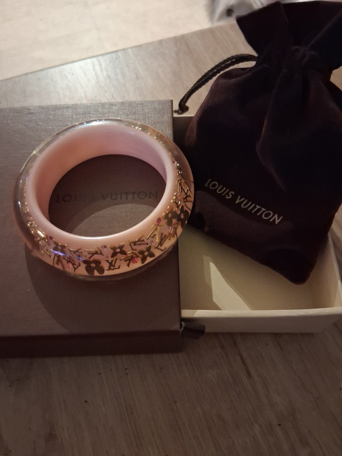 Originele Louis Vuitton Inclusion Bangle Armband (Roze/Goud), Ophalen of Verzenden, Zo goed als nieuw, Goud, Goud