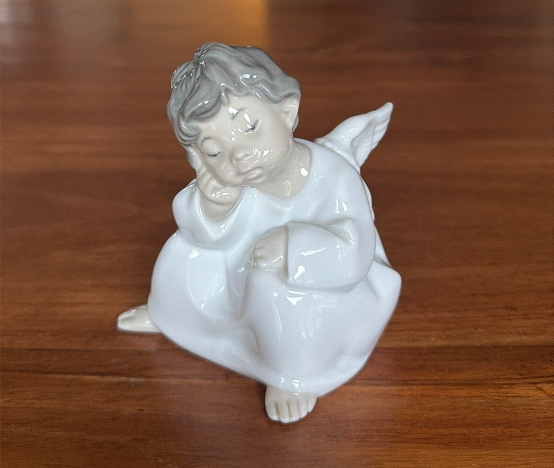 Lladro denkende engel beeldje 4539, Ophalen of Verzenden, Zo goed als nieuw