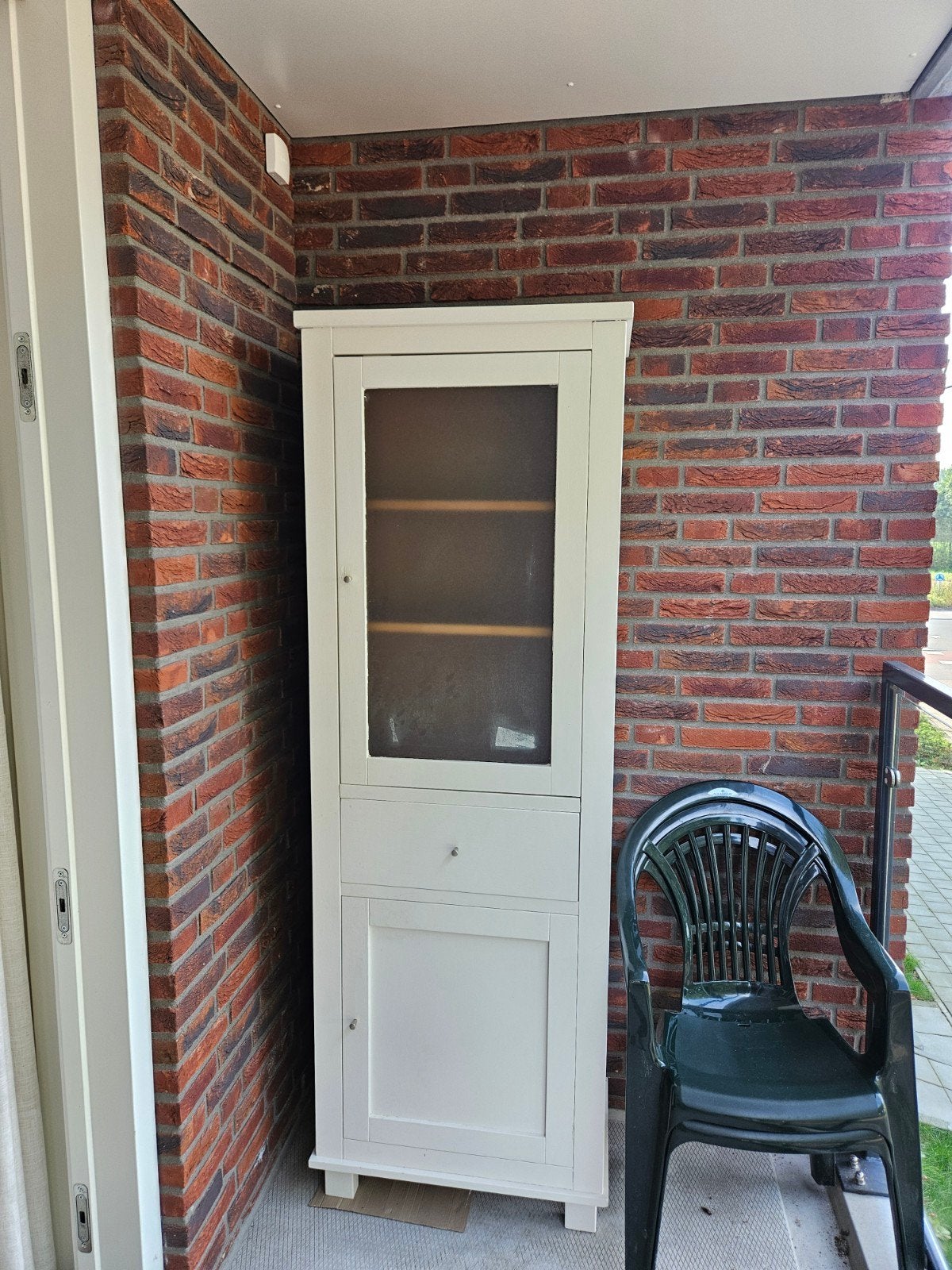 Oude witte kast met glazen deur en lade, Ophalen, Gebruikt, 50 tot 100 cm, 150 tot 200 cm
