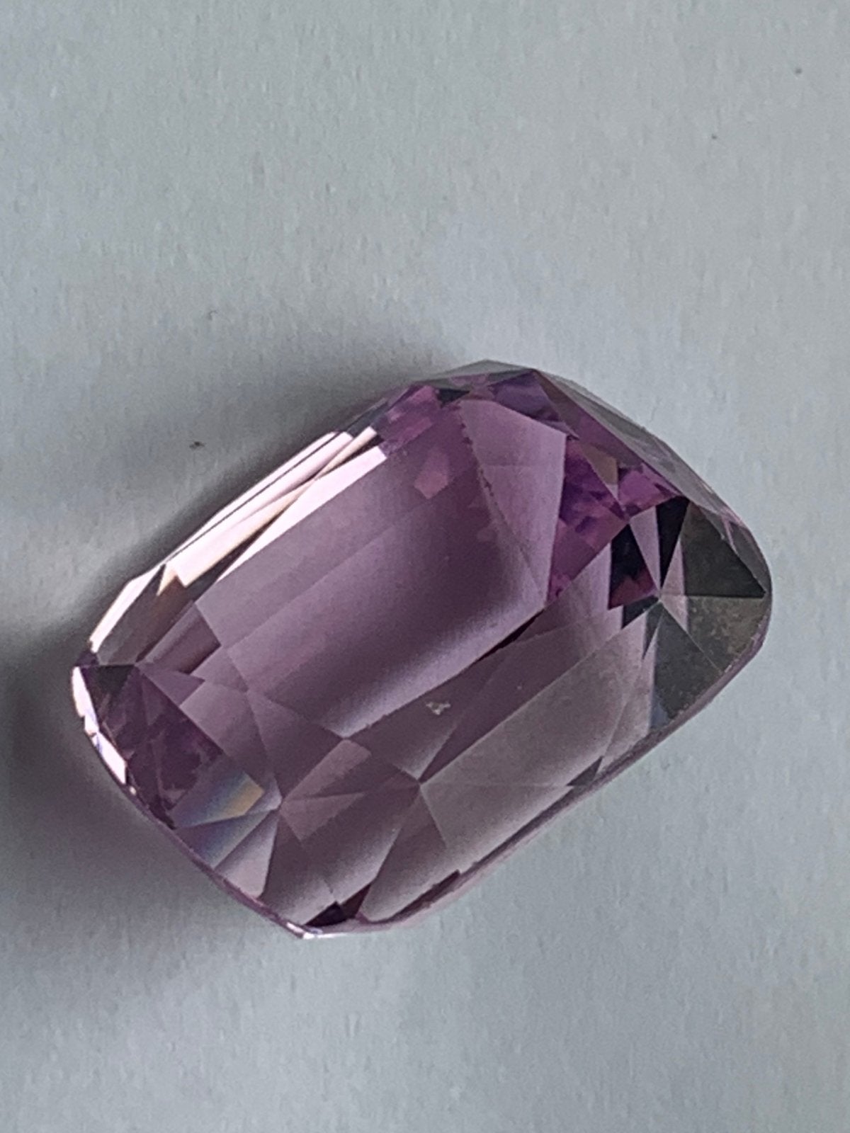 Prachtige grote kunziet 58,19 crt met certificaat, Sieraden, Tassen en Uiterlijk, Ophalen of Verzenden, Zo goed als nieuw