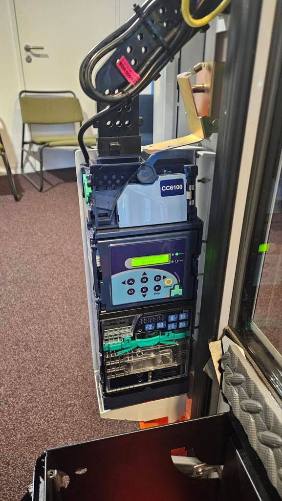 Cc6100 munten wisselaar voor vending machine. 2 stuks, Ophalen of Verzenden, Gebruikt, Overige instrumenten