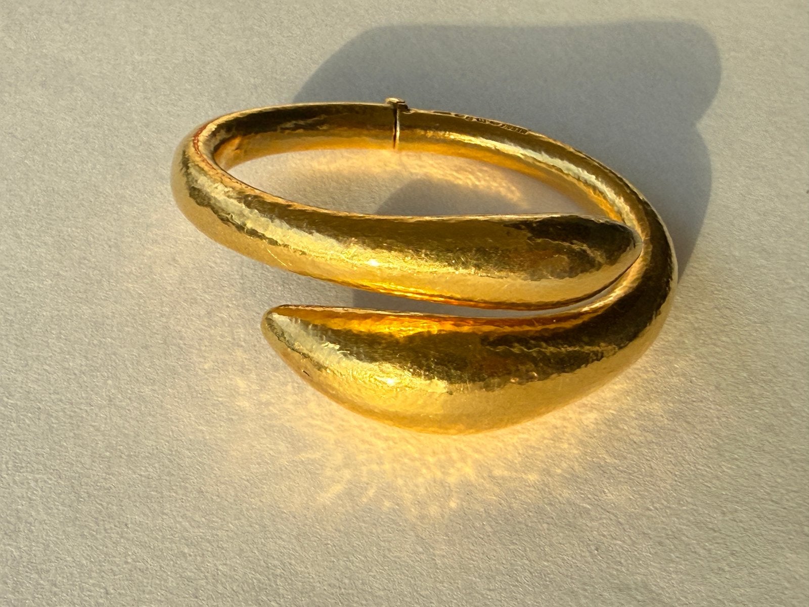 Ilias Lalaounis 18k Gold Sculptural Cuff Bracelet, 1970s, Ophalen of Verzenden, Zo goed als nieuw, Goud, Goud