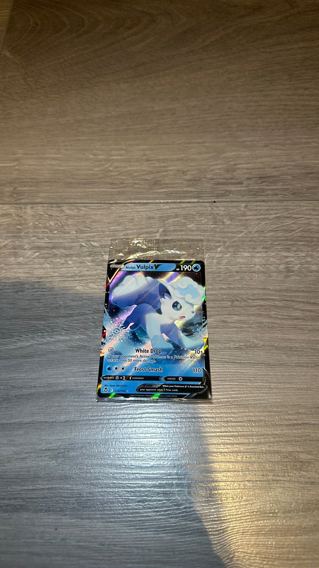Alolan Vulpix V 033/195 Snowflake Stamp (Sealed), Ophalen of Verzenden, Zo goed als nieuw