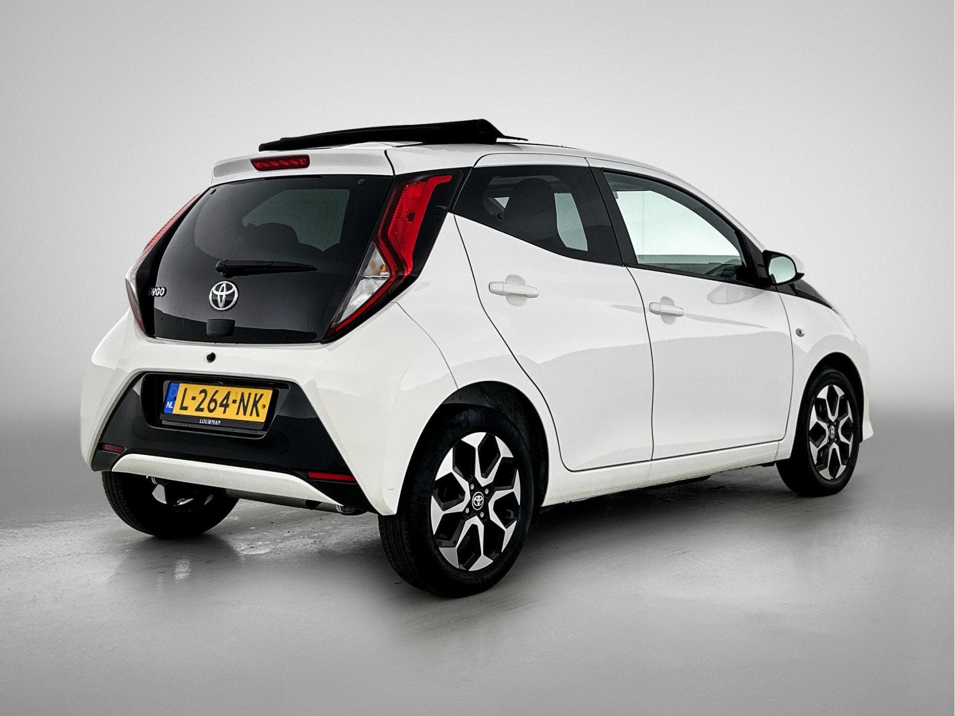 Toyota Aygo 1.0 VVT-i x-joy cabrio | 1e Eigenaar | NIEUW GEL, Voorwielaandrijving, 12 maanden, Stof, Gebruikt