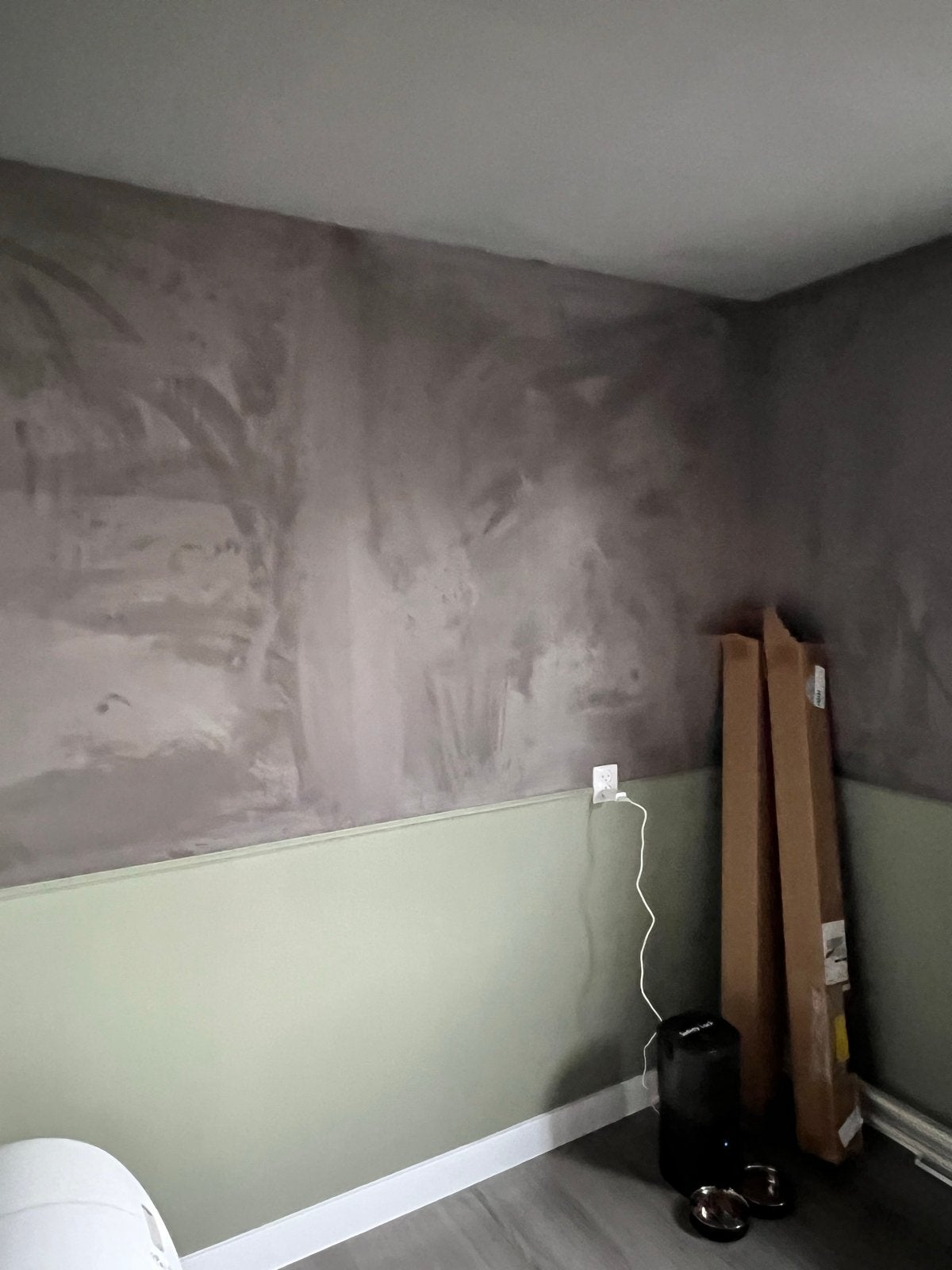 Alcantara Suede behang van Selected Wallpapers, grijs/groen, Ophalen, Modern, Grijs, 5 tot 10 m²