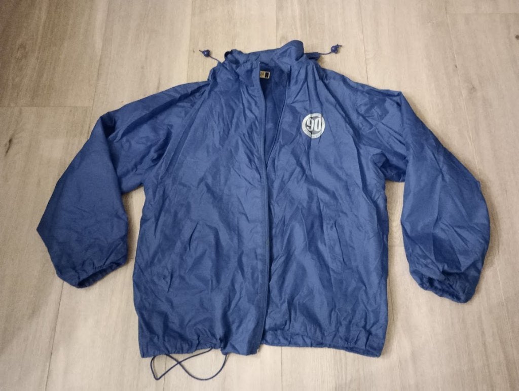 blauwe regenjas, windjack maat L met reclame-logo, Ophalen of Verzenden, Gedragen, Blauw