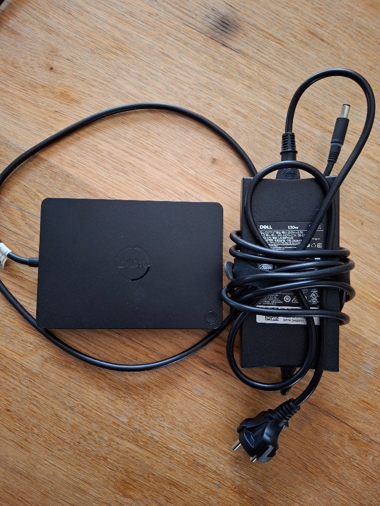 dell docking station WD15, Computers en Software, Dockingstations, Ophalen, Zo goed als nieuw