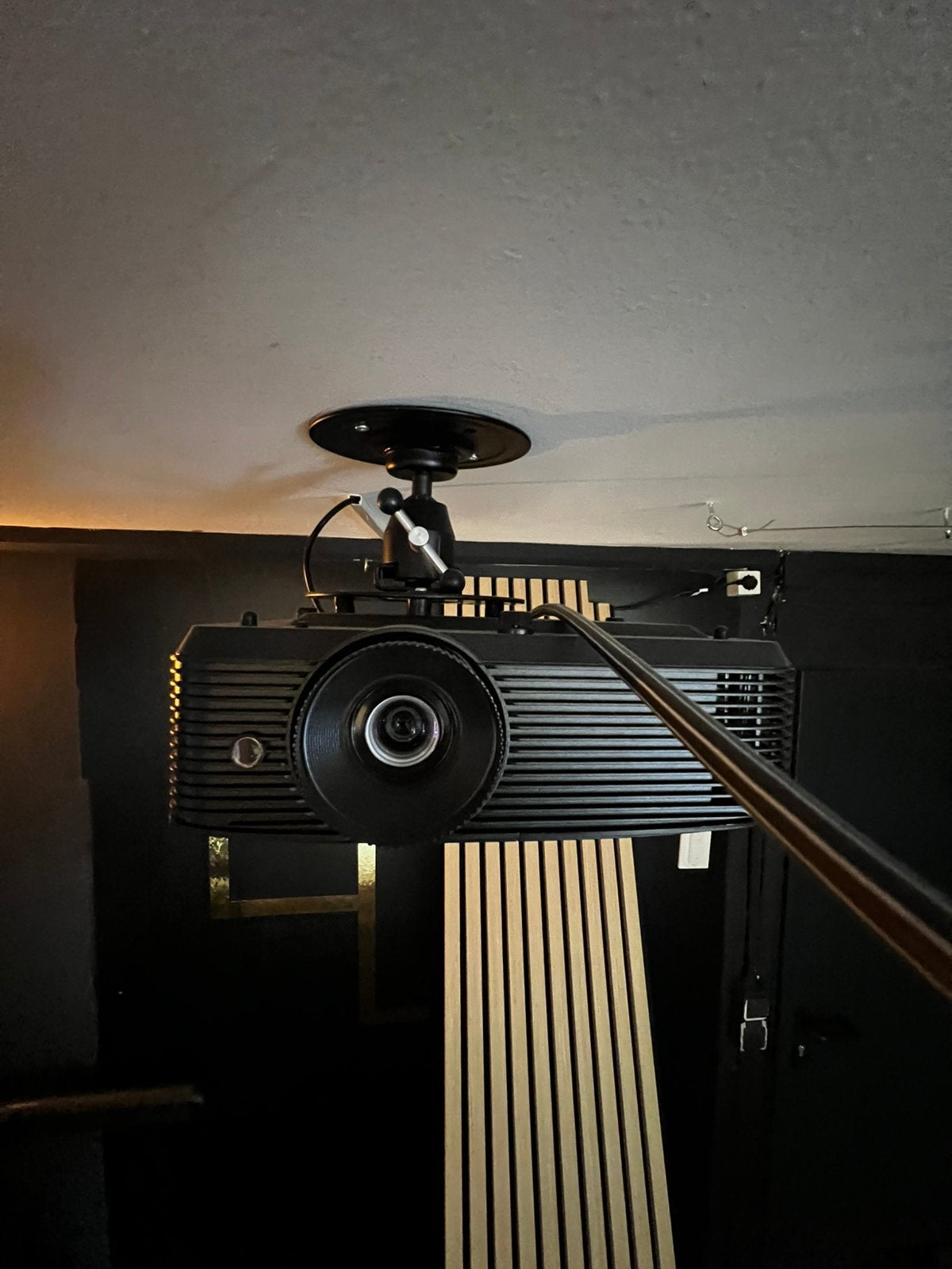 Optoma HD146x beamer plus plafond beugel, 125inch HDMI 10mtr, Ophalen, Zo goed als nieuw