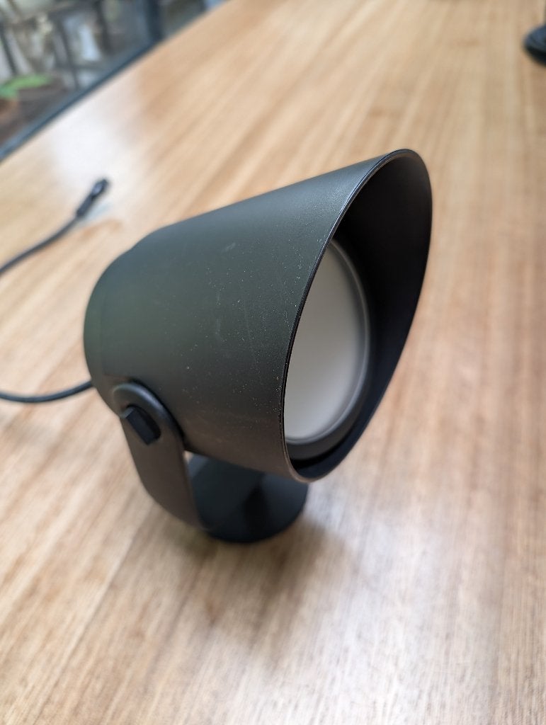 HUE Lily XL met extra verblindingskap, Metaal of Aluminium, Vloerspot of Grondspot, Ophalen of Verzenden, Zo goed als nieuw