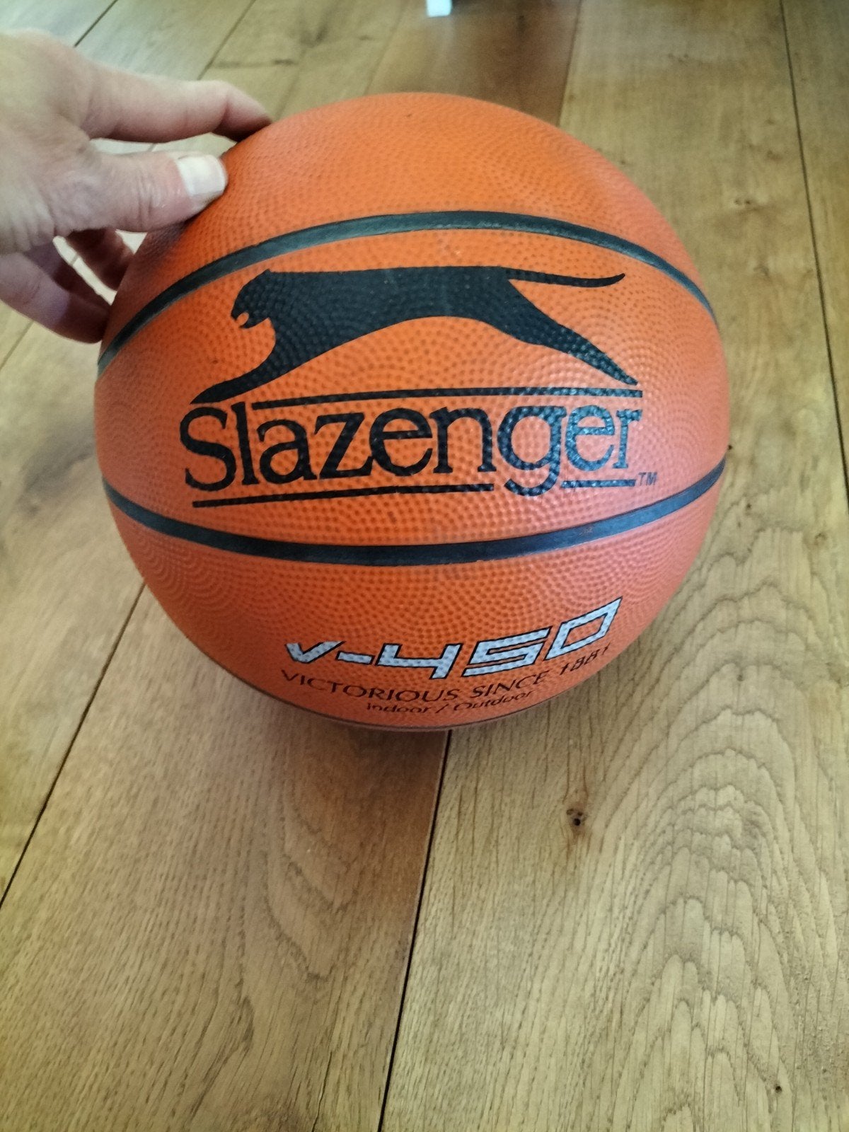 Basketbal van Slazenger. Voor indoor en outdoor., Ophalen of Verzenden, Zo goed als nieuw, Ring, Bord of Paal