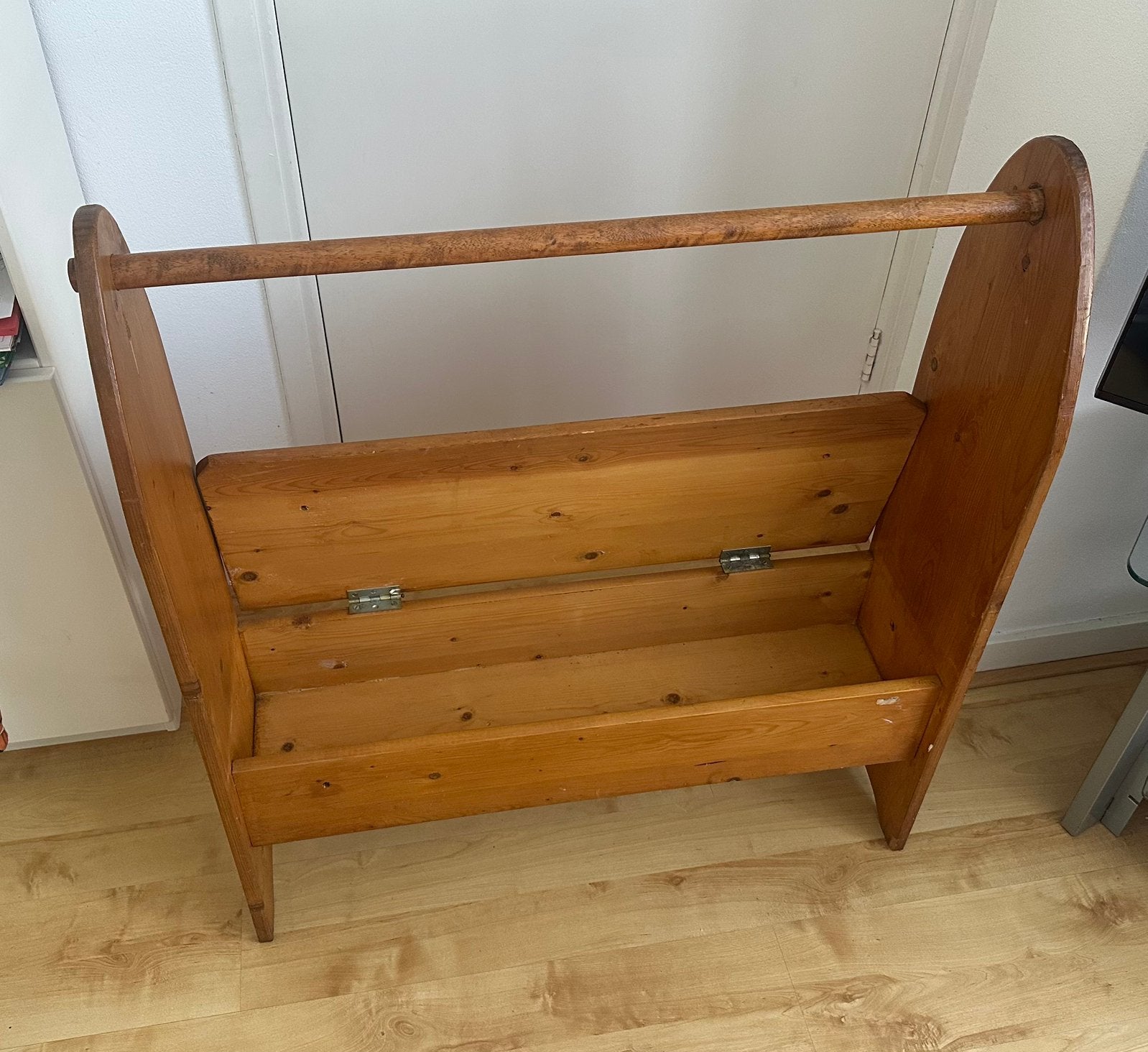 Antiek houten kastje, Antiek en Kunst, Antiek | Meubels | Kasten, Ophalen