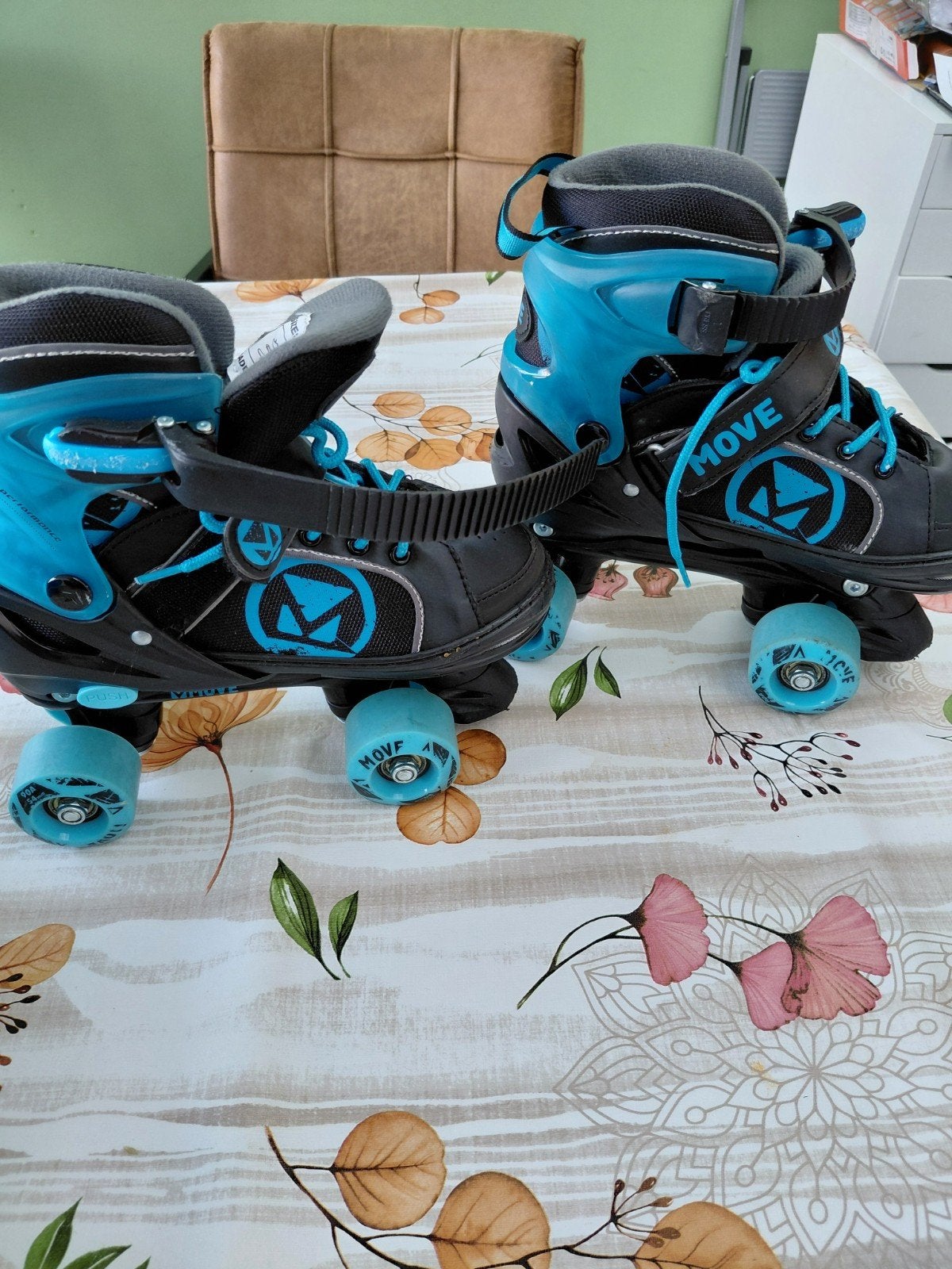 Verstelbare rolschaatsen maat 34-37, Ophalen, Zo goed als nieuw