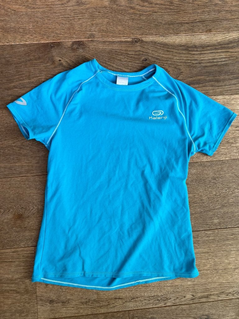 Blauwe sport T-shirt Kalenji maat 128/134- Decathlon, Ophalen of Verzenden, Zo goed als nieuw, Meisje, Jurk of Rok