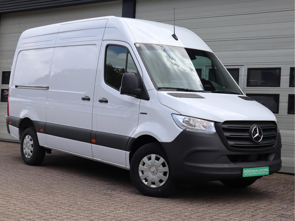 Mercedes-Benz eSprinter 320 81kWh L2H2 - Trekhaak - Cruise -, Automaat, Gebruikt, Zwart, 2000 kg