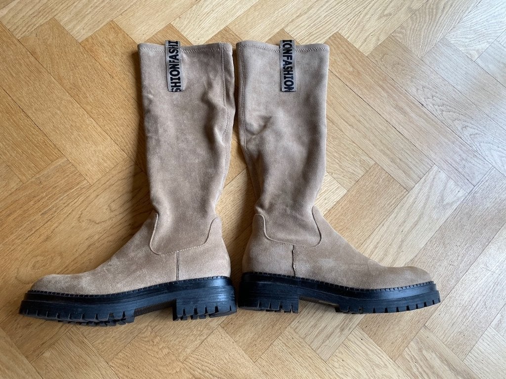 Beige laarzen elastisch suede look mt 38,5/39, Hoge laarzen, Fashion, Beige, Ophalen of Verzenden