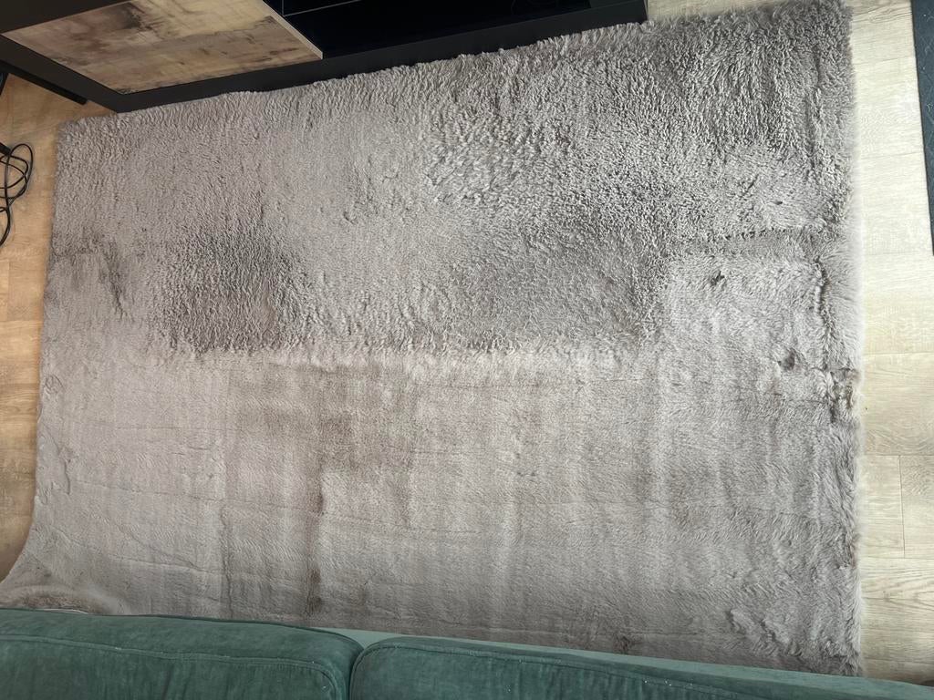 Taupe vloerkleed met lichte gebruikssporen, Ophalen, Gebruikt, 100 tot 150 cm, Beige