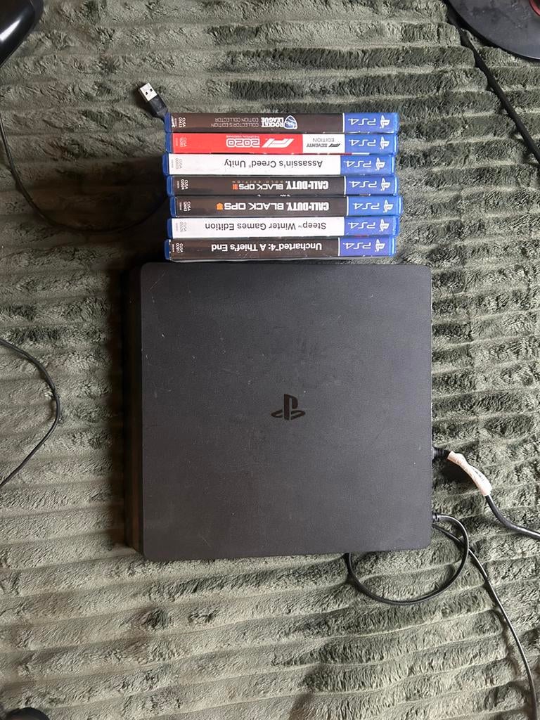 PS4 Slim 1TB met controller, headset en monitor, Ophalen of Verzenden, Zo goed als nieuw, Met 1 controller, Slim