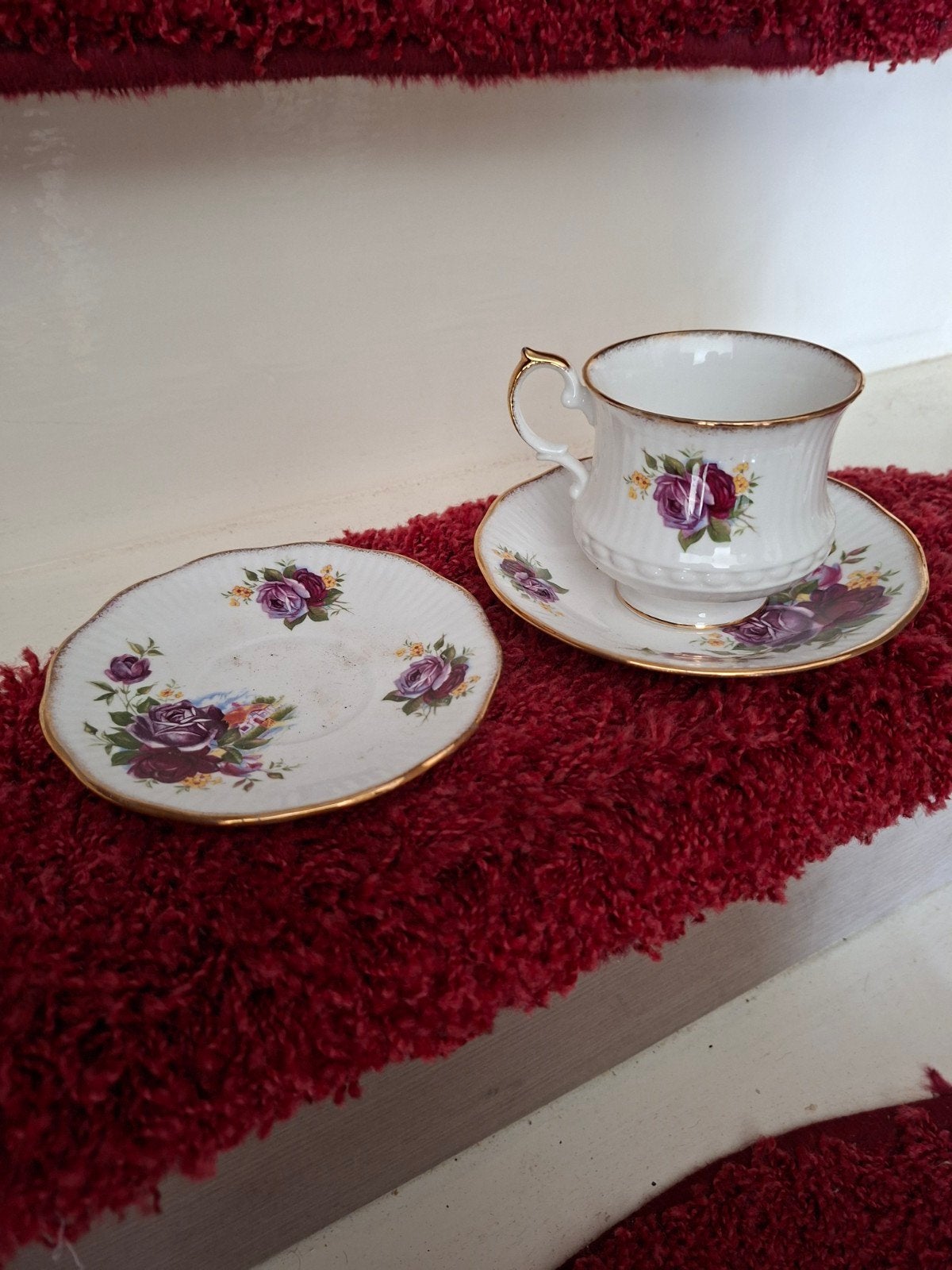 Vintage theekopje en schotel met paarse rozen, Antiek en Kunst, Ophalen