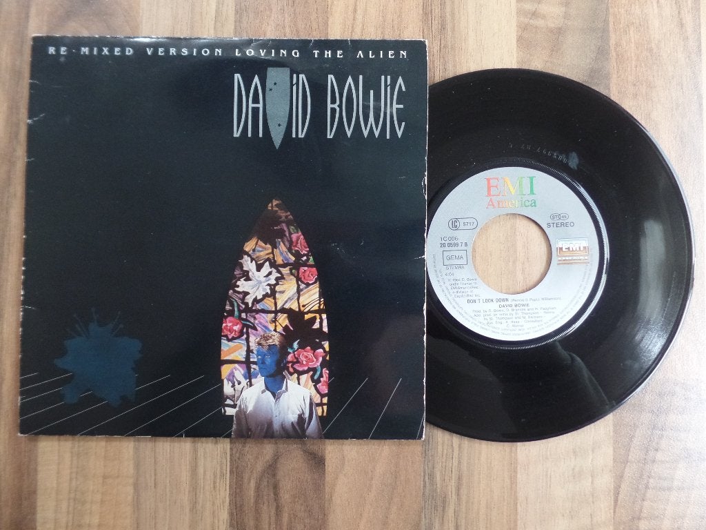 single  David Bowie - Loving The Alien (Re·Mixed Version), Ophalen of Verzenden, Gebruikt, 7 inch, Pop