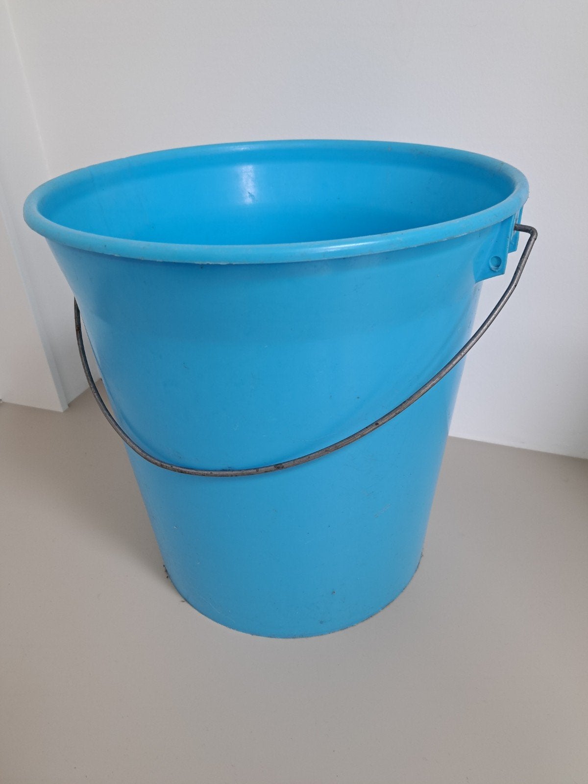 Grote blauwe emmer, Ophalen, Zo goed als nieuw, Kunststof