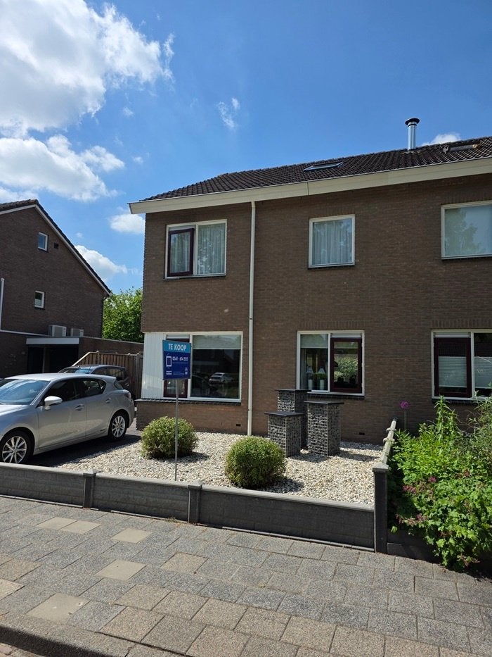 Te koop 2-onder-1-kapwoning, label A, 259 m², 200 tot 500 m², 145 m², Twee onder één kap, 5 kamers