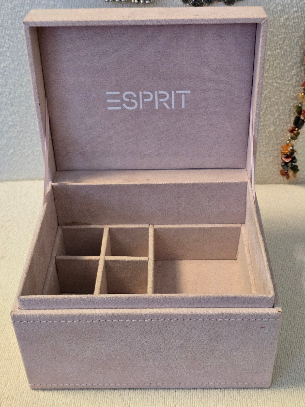 Esprit sieradendoosje - Roze suède look, Ophalen of Verzenden, Zo goed als nieuw