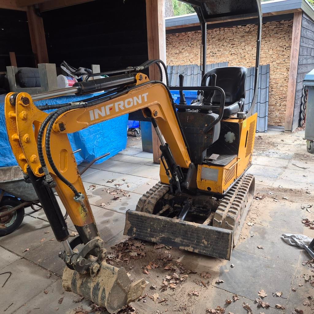 Infront minigraver, graafmachine 950 kg, met afdakje, Zakelijke goederen, Machines en Bouw | Kranen en Graafmachines, Ophalen
