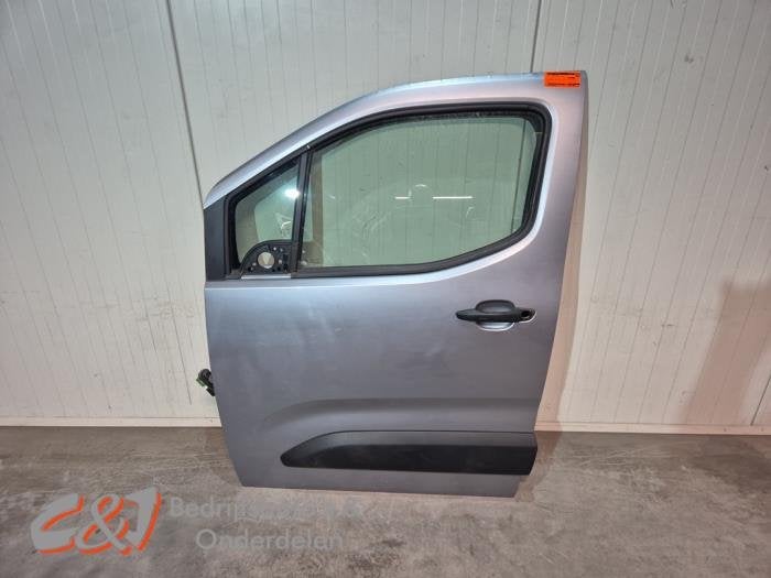 Portier 2Deurs links van een Toyota Pro-Ace City (OA), Auto-onderdelen, Carrosserie en Plaatwerk, Deur, Toyota, Gebruikt, 3 maanden garantie