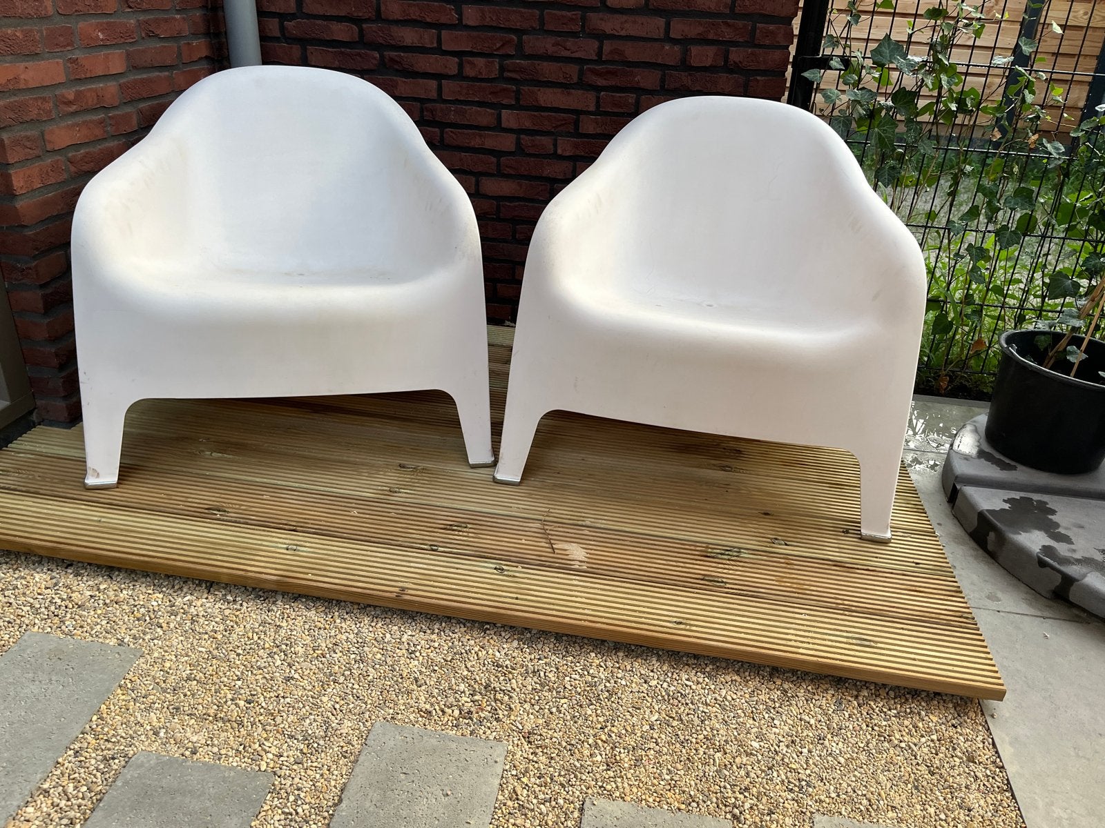 2x SKARPÖ Tuinstoel van IKEA - Wit, Tuin en Terras, Tuinstoelen, Ophalen, Gebruikt, Kunststof, Stapelbaar