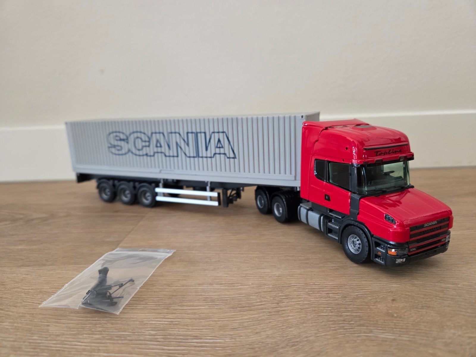 Tekno Scania 124L Torpedo demo met container oplegger, Ophalen of Verzenden, Zo goed als nieuw, Bus of Vrachtwagen, Tekno
