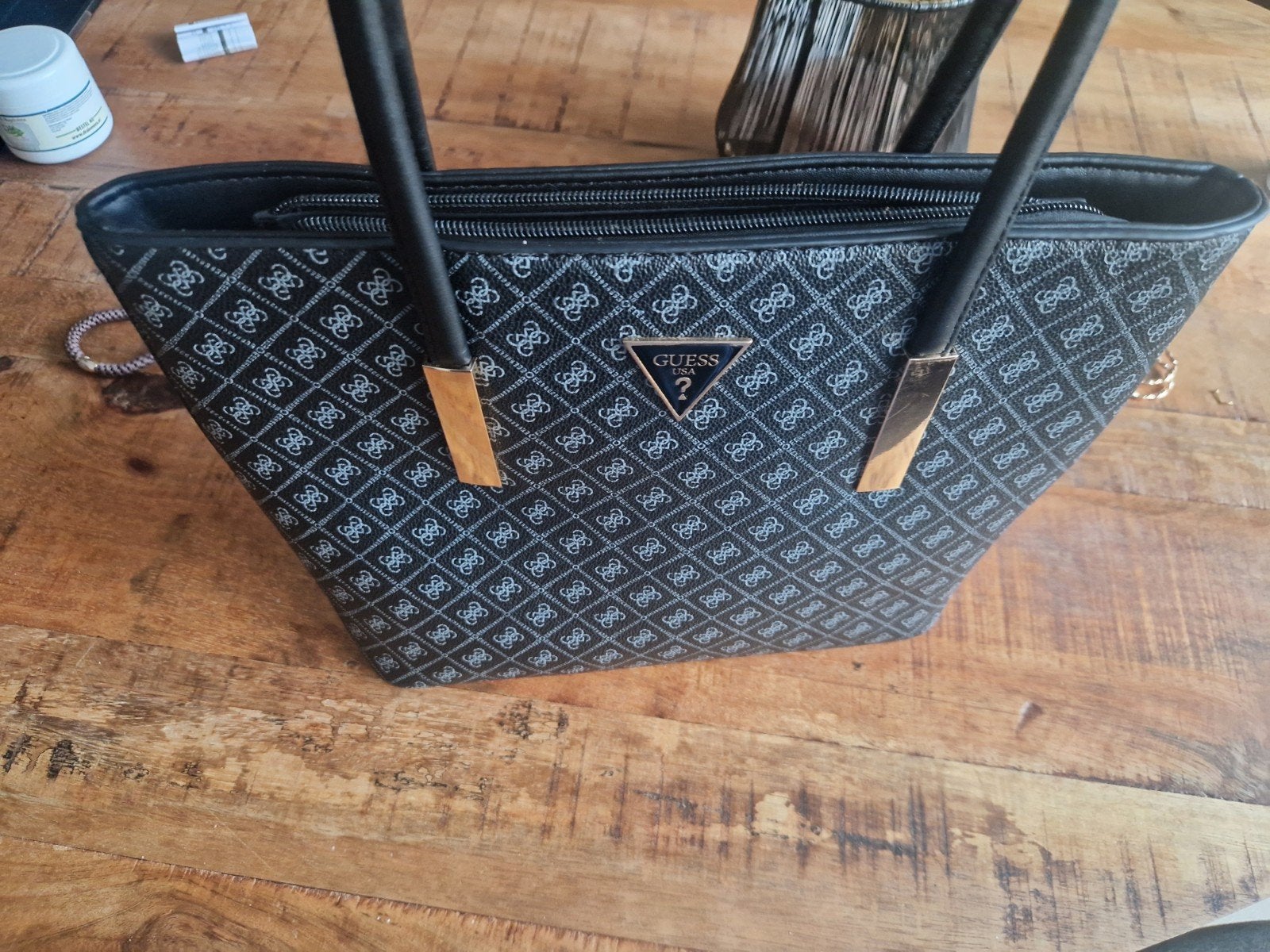 Mooie zwarte Guess tas, Ophalen