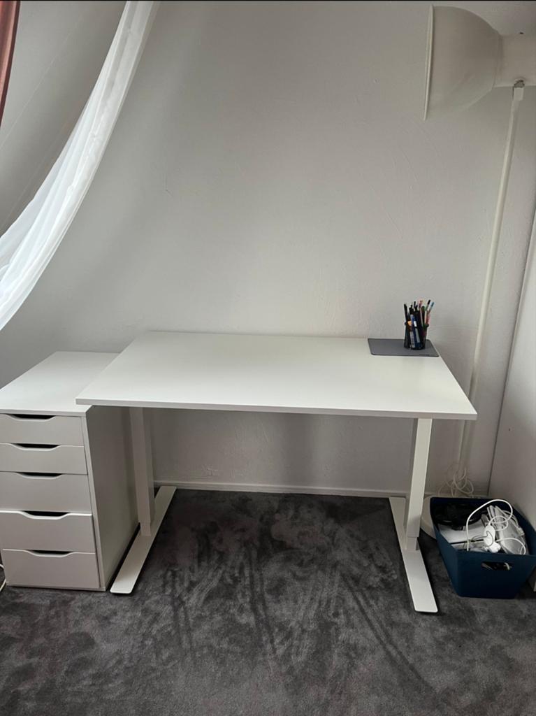 IKEA Trotten zit-sta bureau 120x70, Huis en Inrichting, Bureaus, Ophalen, Gebruikt