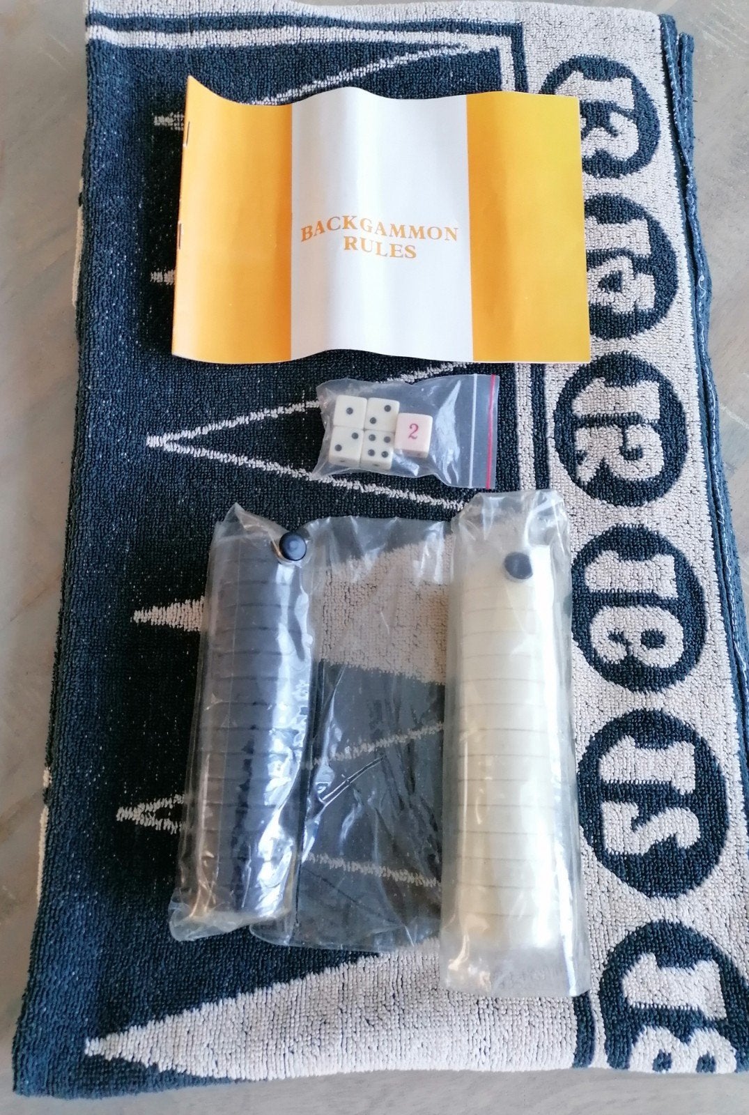 Backgammon spel met handleiding en dobbelstenen, Een of twee spelers, Ophalen of Verzenden, Gebruikt