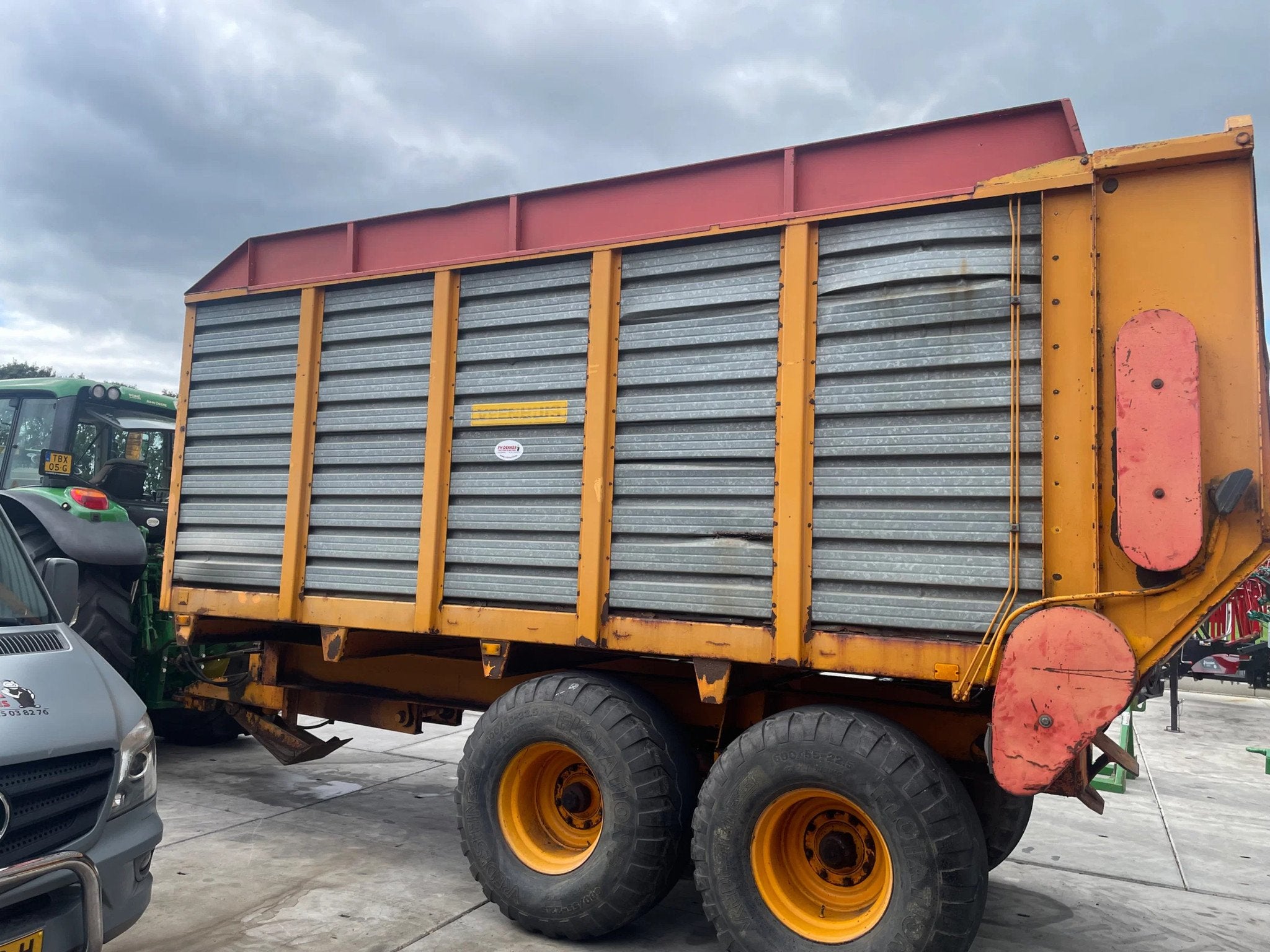 Veenhuis 140 Te huur, Overige, Oogstmachine