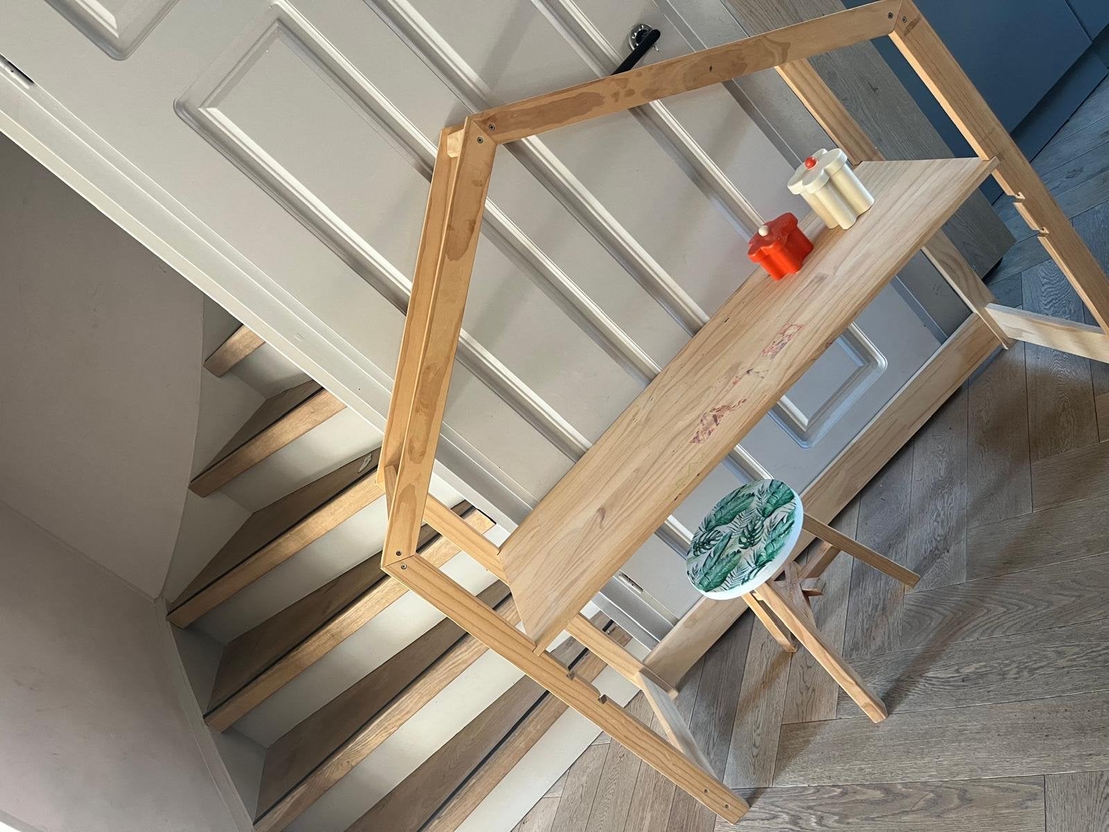 Kindertafel / Speeltafel in speelhuisje-stijl, Kinderen en Baby's, Kinderkamer | Tafels en Stoelen, Ophalen, Gebruikt, Tafel(s)