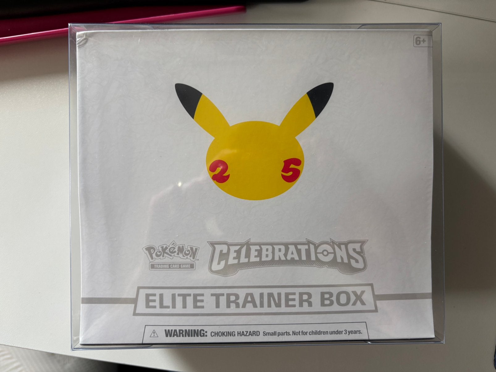 Pokemon sealed Celebrations Elite Trainer Box, Ophalen of Verzenden, Zo goed als nieuw, Boosterbox