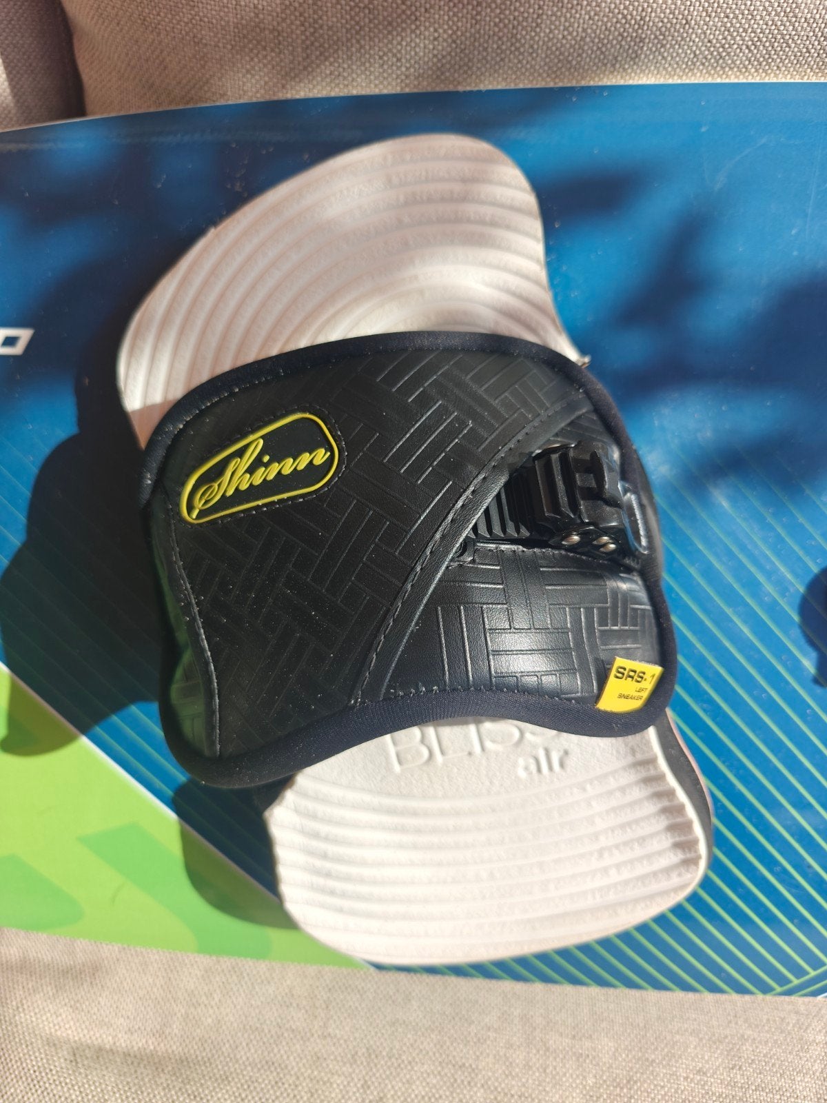 Shinn SRS-1 Kitesurf Bindingen met Ratelsysteem, Watersport en Boten, Kitesurfen, Twintip, Ophalen of Verzenden, 4 m² of minder