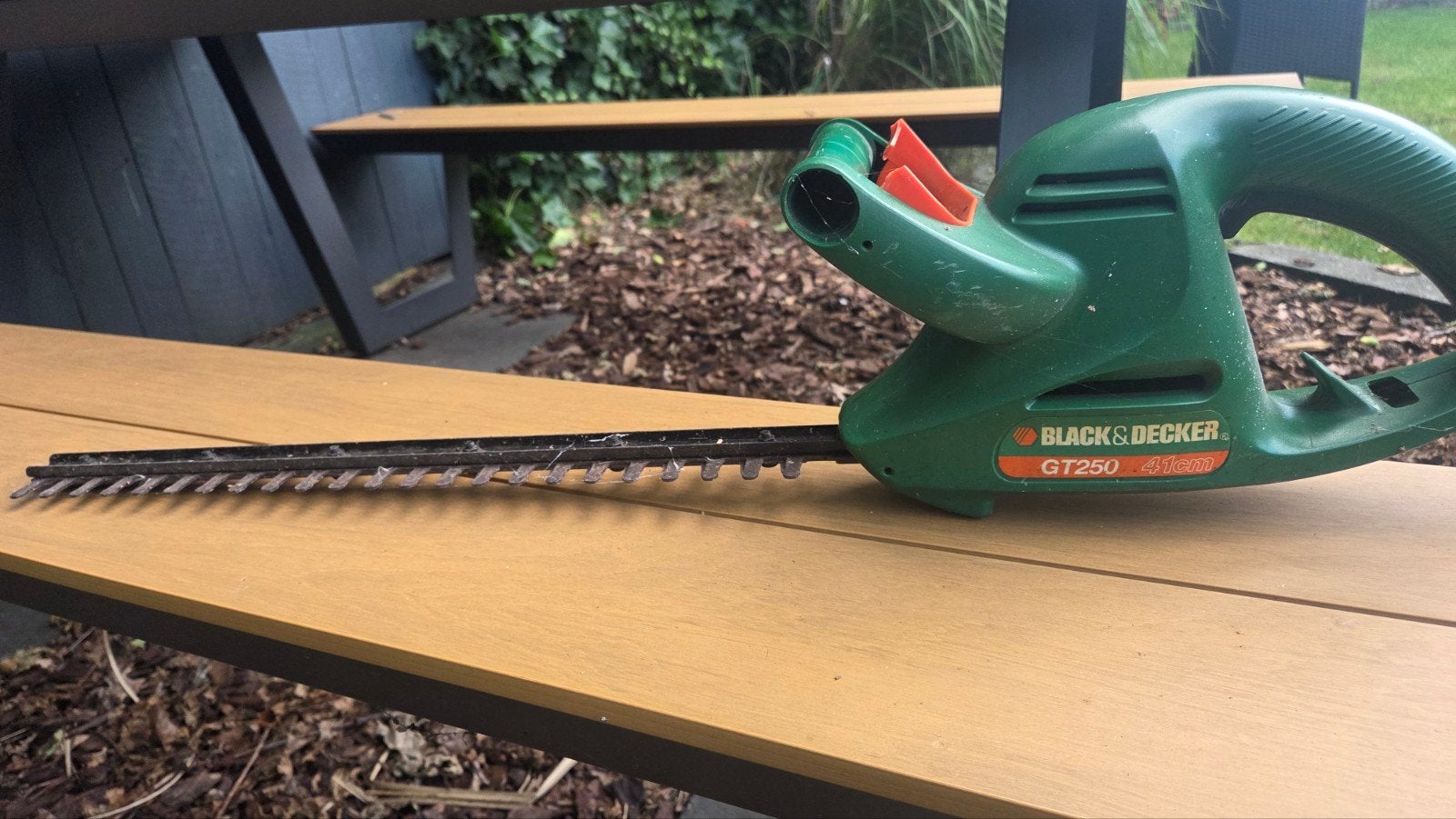 Goed werkende Black & Decker heggenschaar GT250, Ophalen of Verzenden, Gebruikt, Elektrisch, Black & Decker